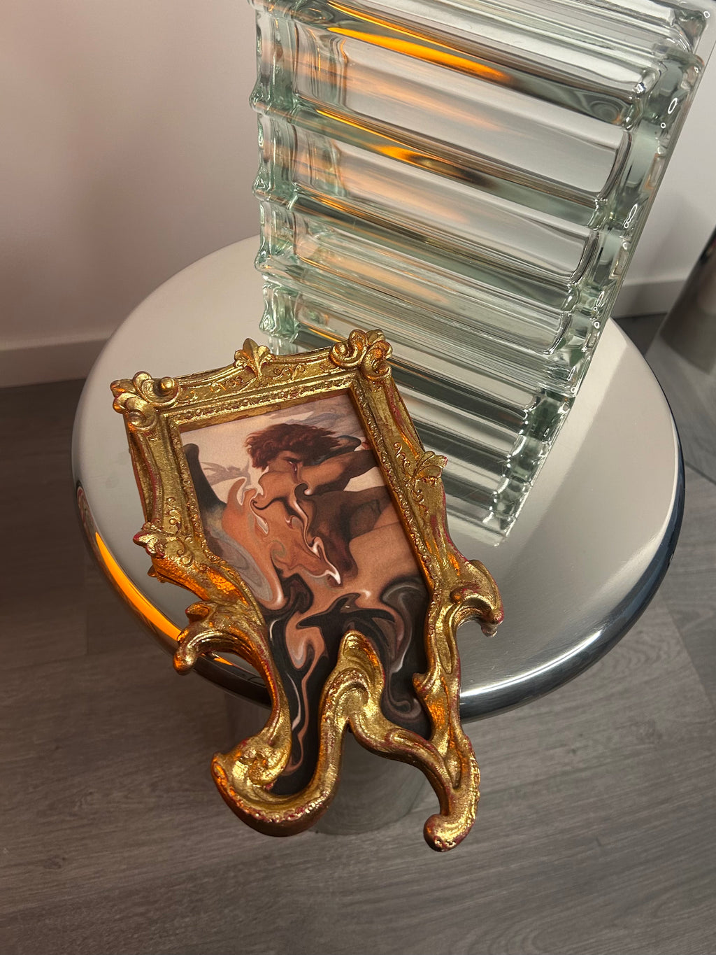 Liquid Magritte – L’Homme au chapeau